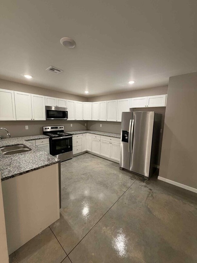 Building Photo - 285-287 S 4th St