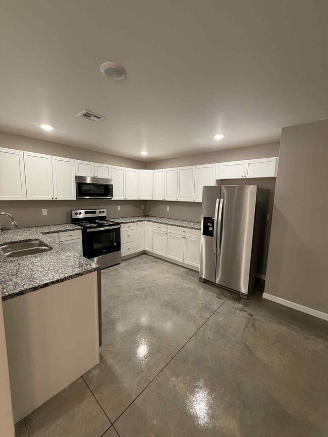 Building Photo - *CM 309-311 S 4th St