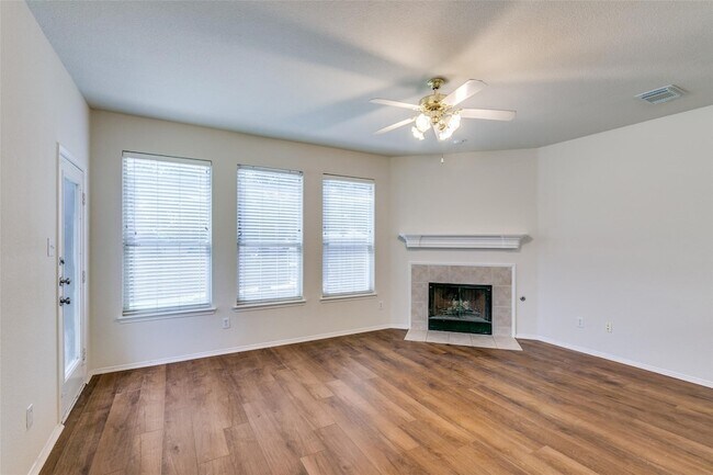 Building Photo - 9121 Portage Ln