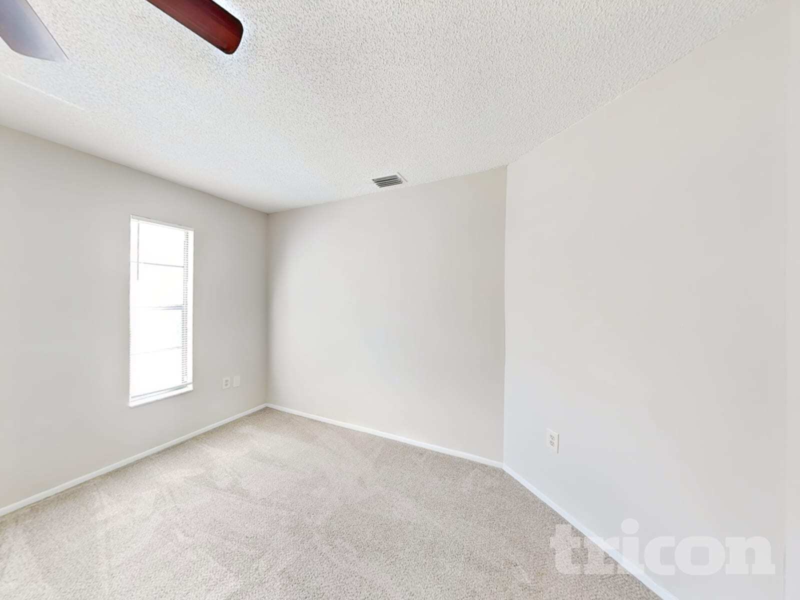 Building Photo - 1203 70th Dr E