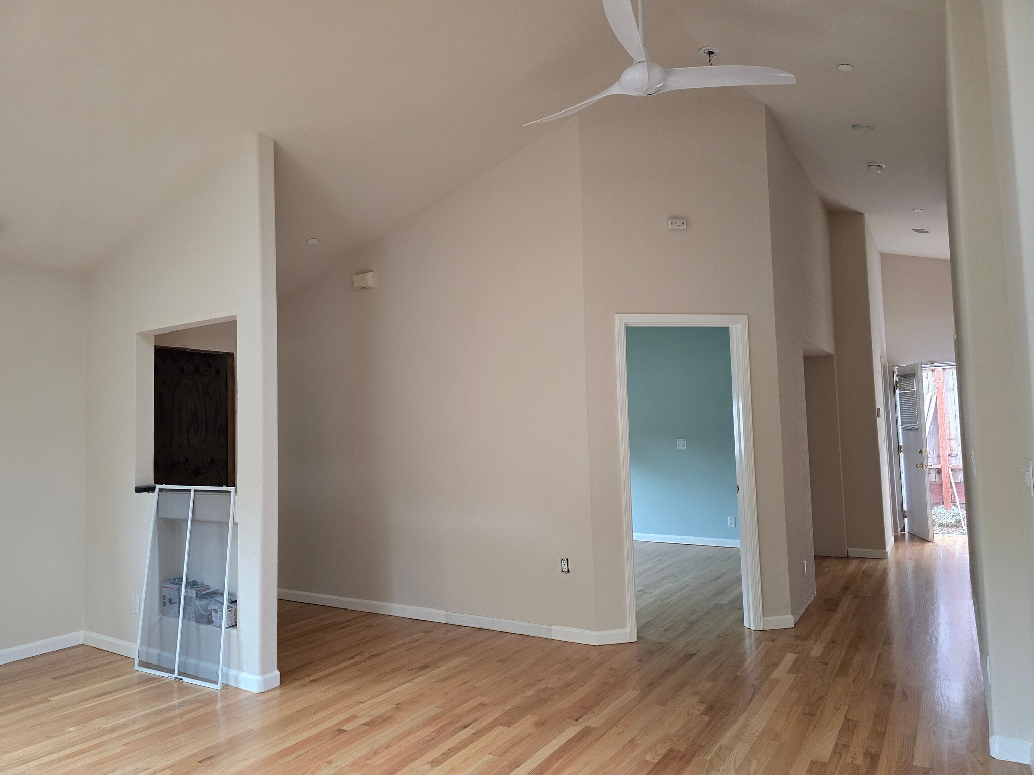 Building Photo - 667 Plum St