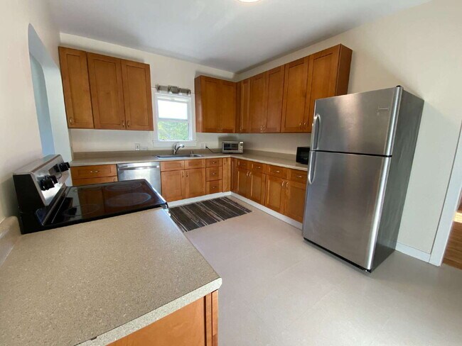 Building Photo - Rustic 4-Bed, 2-Bath Home in Happy Valley ...
