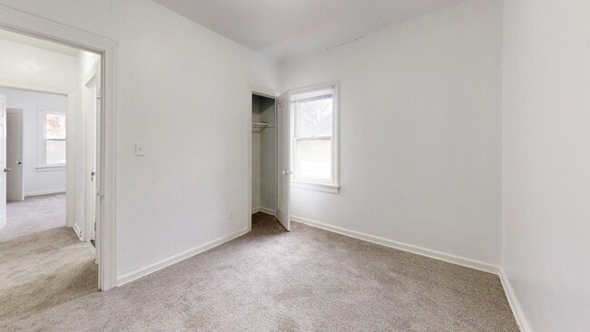 Building Photo - 3863 E 154th St