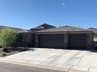 Building Photo - Spacious 4 Bedroom in Southern Vista Estates!