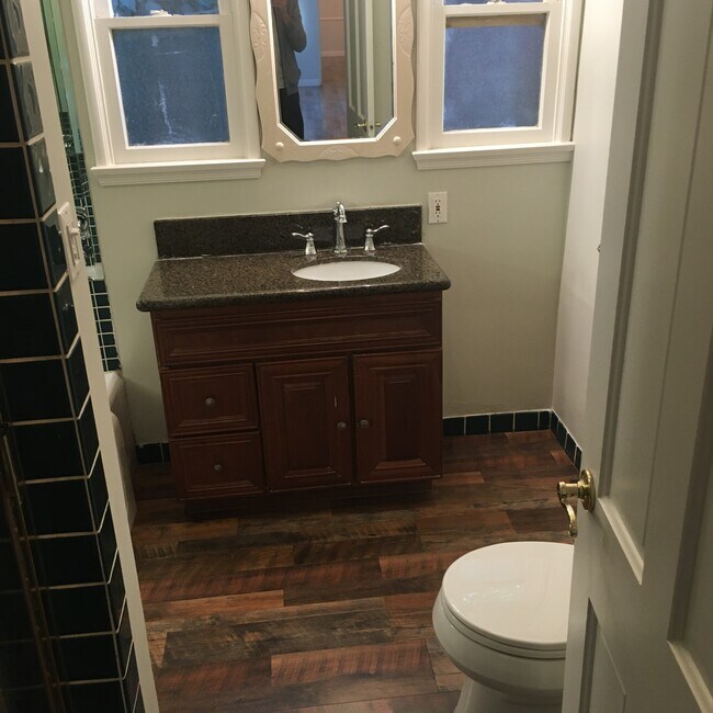 Building Photo - 5650 Rhodes Ave