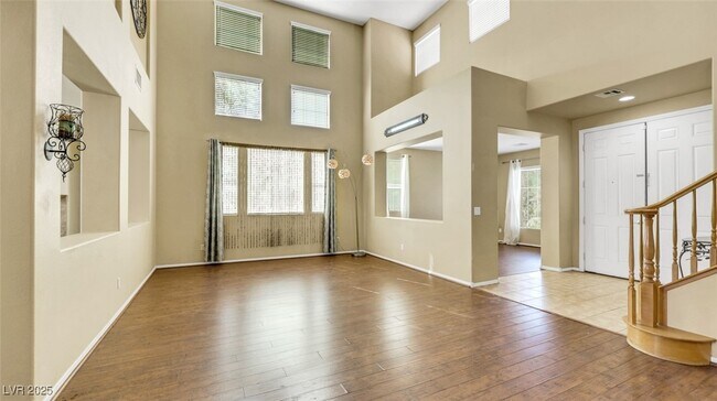 Building Photo - 7373 Sundown Glen Ave