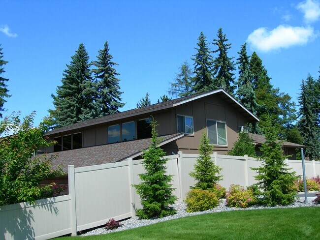 Building Photo - Unique 36th Ave Duplex - 2 Bed, 2 Bath on South Hill!