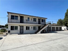 Building Photo - 1056 Wallgreen St
