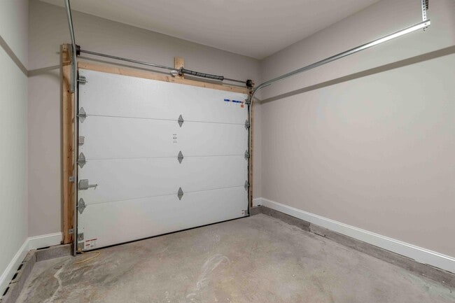 Building Photo - 291 Smithson Ln