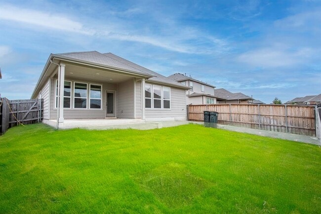 Building Photo - 221 Grace Lilly Dr