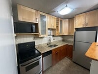 Building Photo - Spacious RiverPark 1 bedroom located near ...