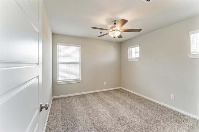 Building Photo - 4322 Pale Fox Ln
