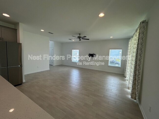 Building Photo - 42 Golden Fern Dr