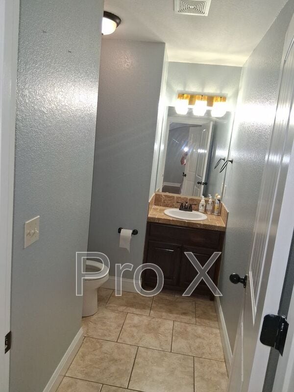 Building Photo - 3864 W Providence Dr