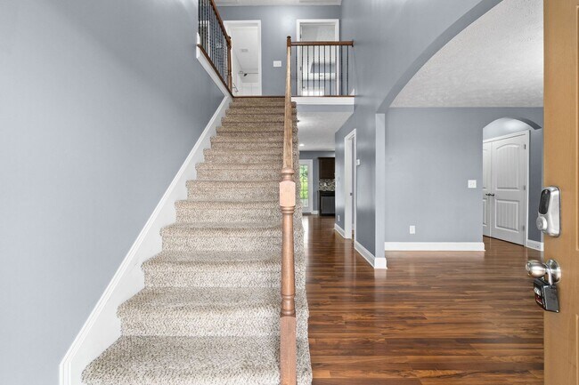 Building Photo - Pet Friendly Four Bedroom!