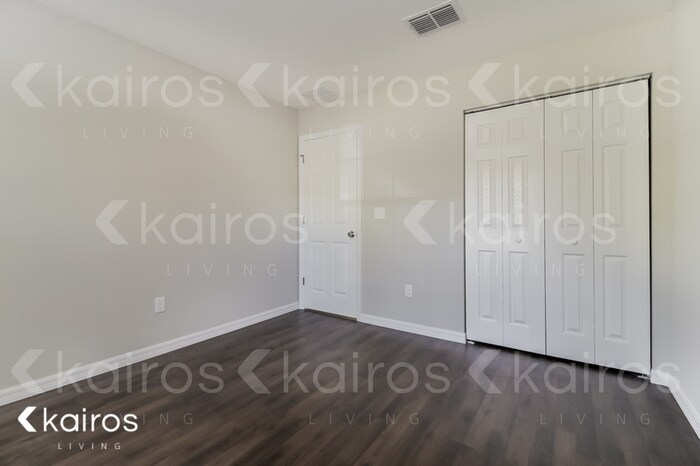 Building Photo - 2642 SW 165th Street Rd