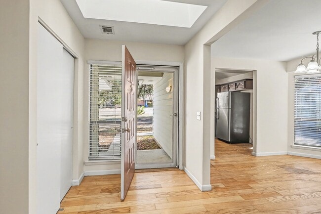 Building Photo - 2003 Stone Marten Dr