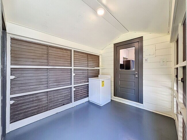 Building Photo - 3800 Dartmouth Ave N