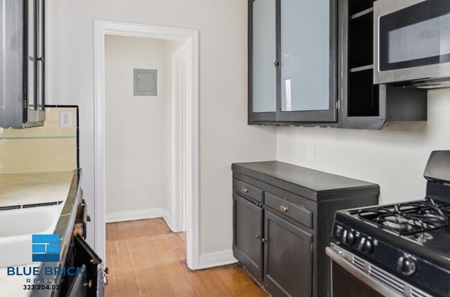 Building Photo - 1114 Figueroa Terrace