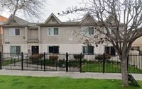 Building Photo - 1330 W 57th St