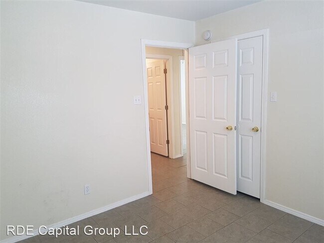 Building Photo - 227 Blue Bell Ct