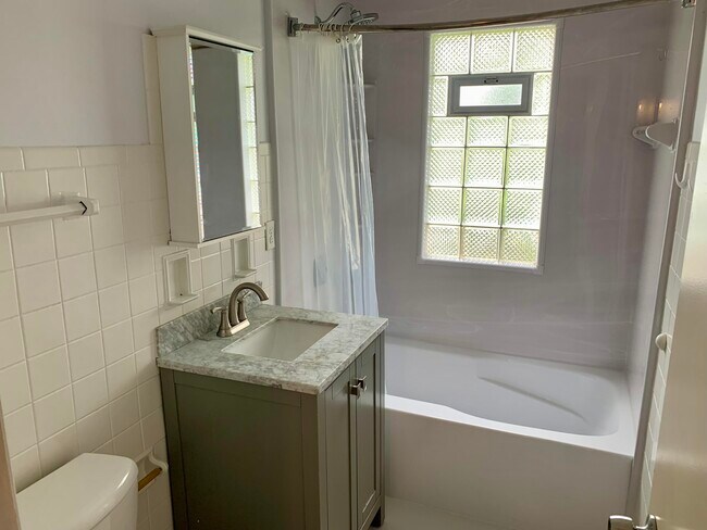 Building Photo - 14865 Pershing Dr