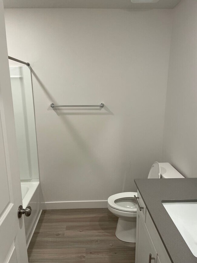 Building Photo - HUGE Townhome For Rent in Saratoga Springs!!