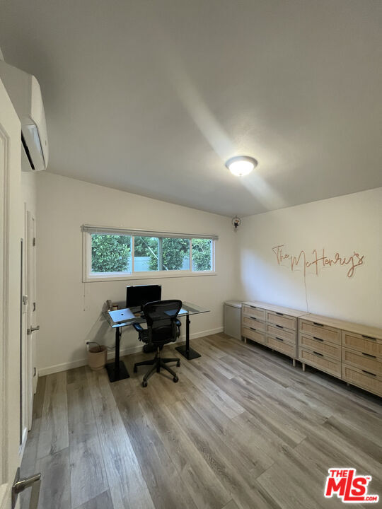 Building Photo - 2658 Santa Ana Ave