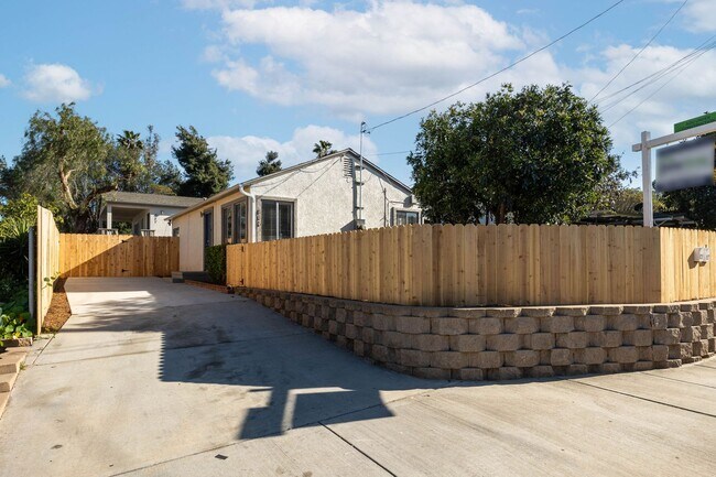 Building Photo - 1/2 Off First Month's Rent ALMOST NEW 2BD-2BTH HOME!! - WONT LAST