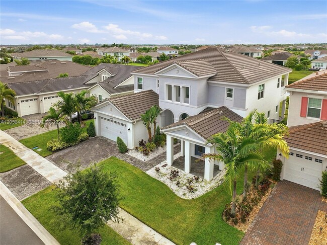 Building Photo - 15239 Goldfinch Cir