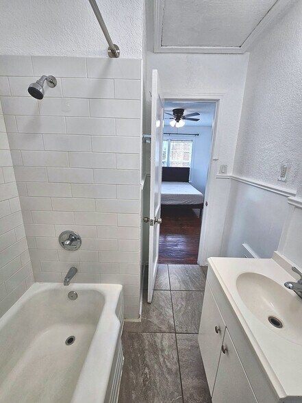 Building Photo - 4305 Polk St