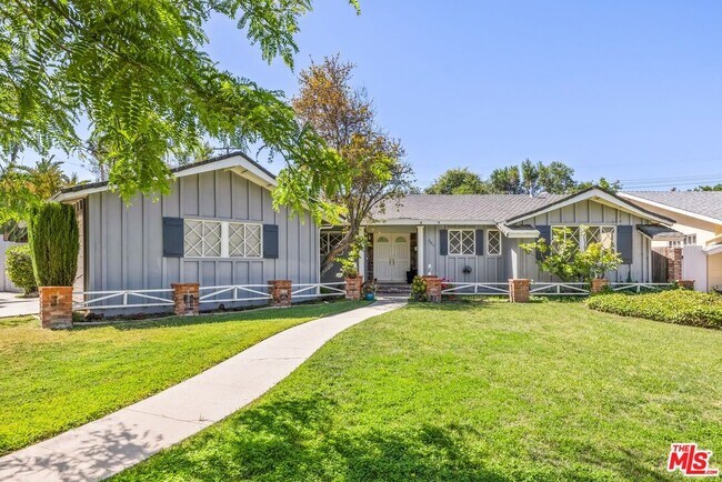 Primary Photo - 23414 Dolorosa St