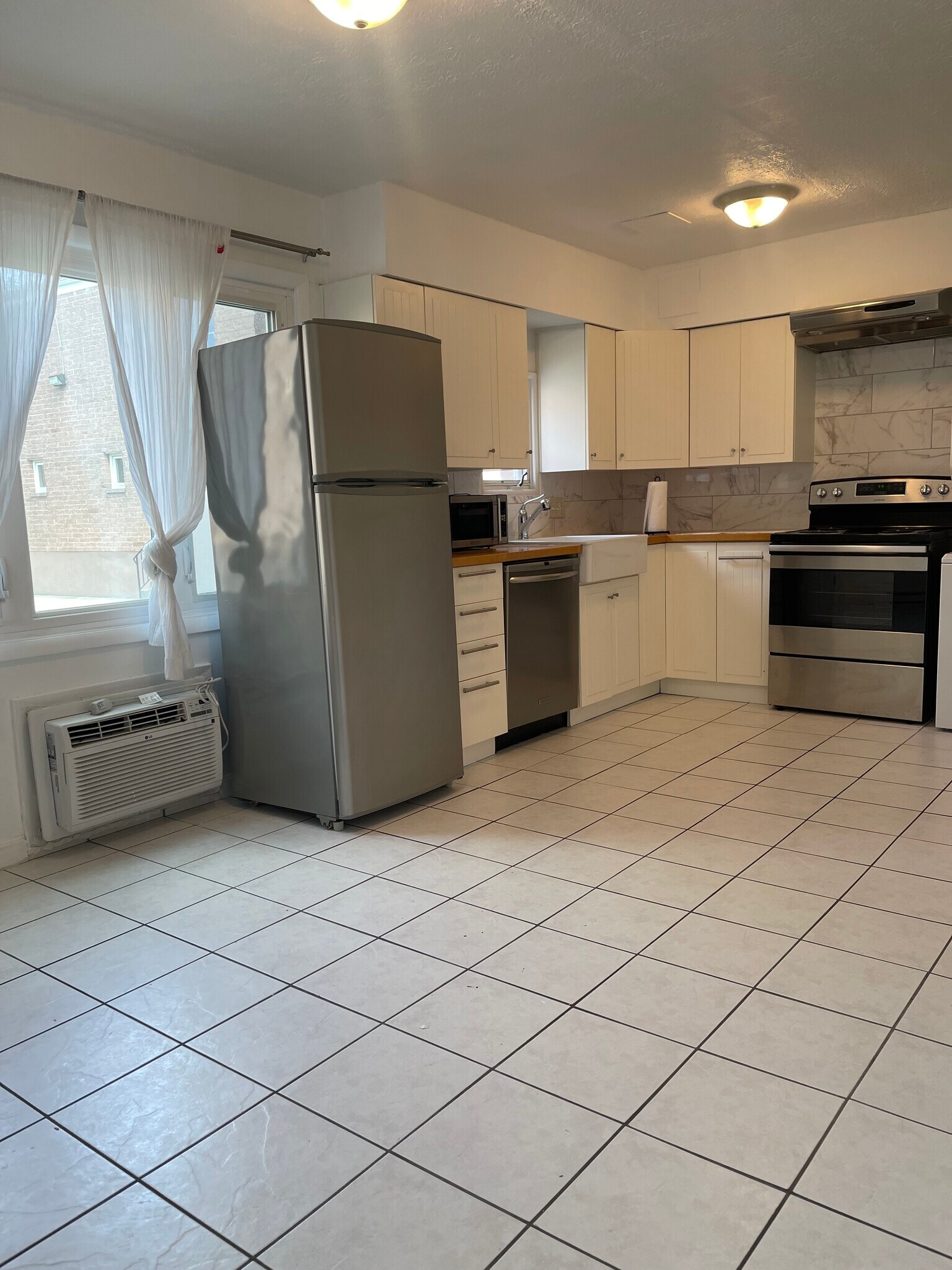 Building Photo - 120 Wooster St