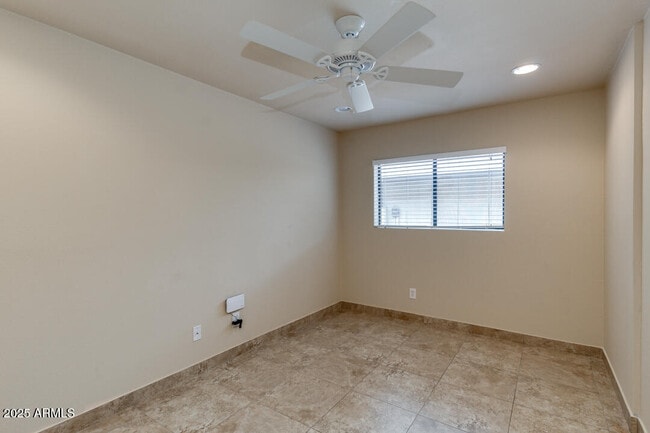 Building Photo - 6768 E Grandview Dr