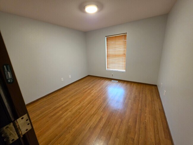 Building Photo - 1125 Latigo Dr