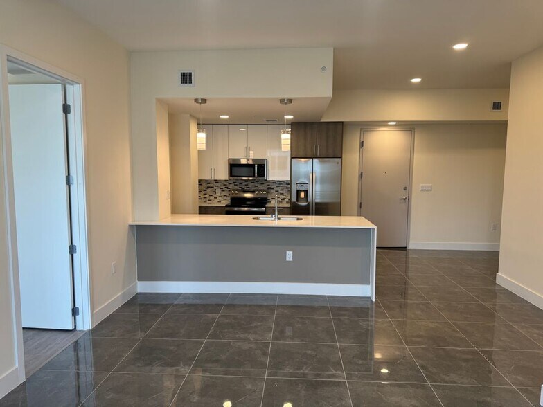 Building Photo - 26589-610 Rosewood Pointe Dr