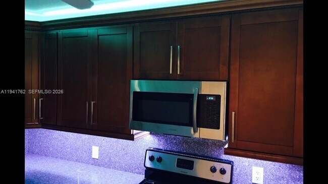 Building Photo - 6855 Abbott Ave