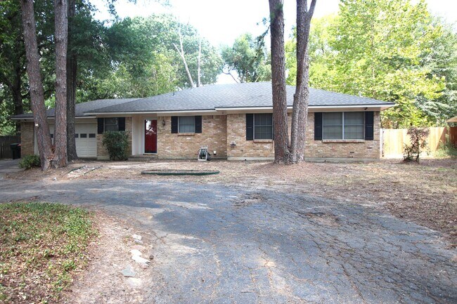 Building Photo - 316 Clemson Dr