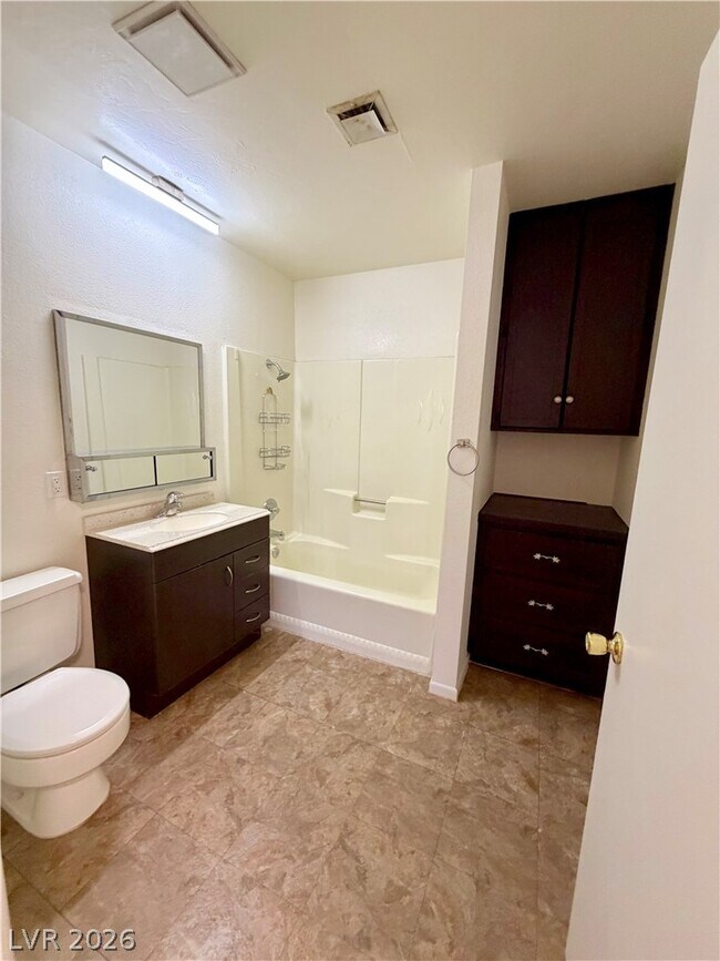Building Photo - 1571 Turf Dr
