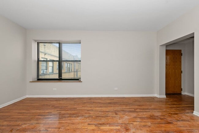 Building Photo - Two Bedroom Condo Unit in South Shore!