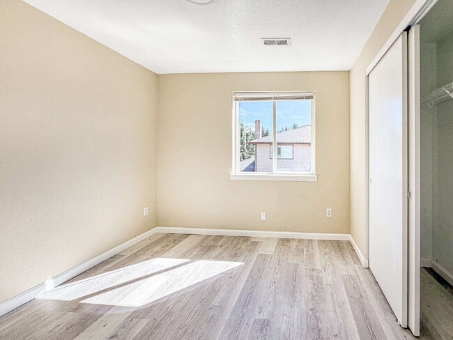 Building Photo - Spacious 3-bedroom Duplex in Wilkes Neighborhood **1/2 off 3rd month's rent!!!**