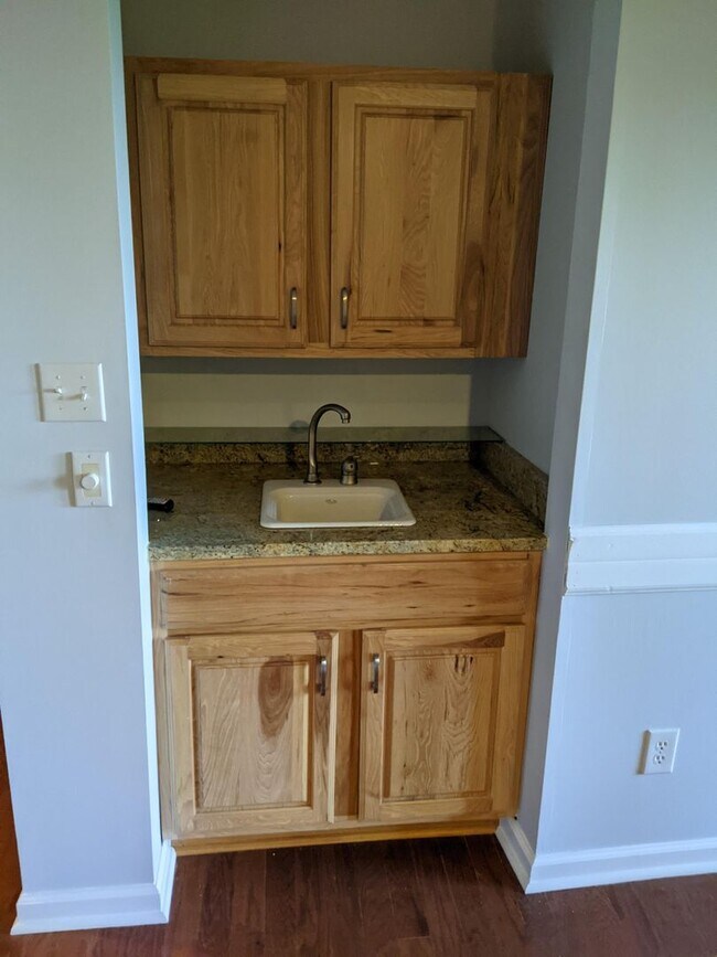 Building Photo - bamfo415