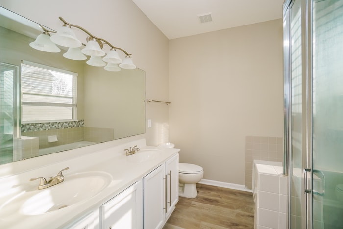 Building Photo - 1497 Westbrook Dr