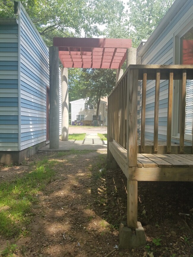 Building Photo - Single Family Home within walking distance to Quinnipiac