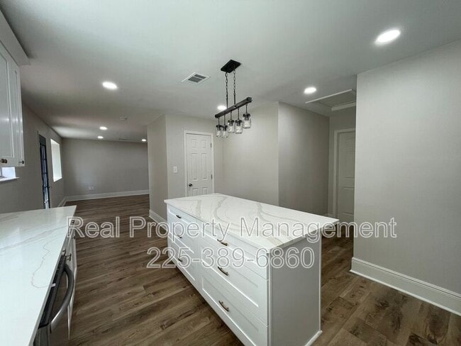 Building Photo - 13701 Gentilly Ct
