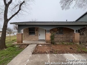 Building Photo - 311 E San Antonio Ave