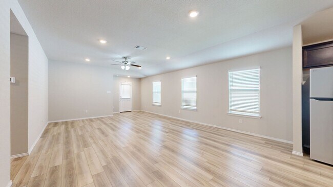 Building Photo - 8605 Cantera Rdg Rd