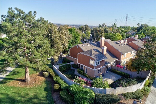 Building Photo - 1 Sandalwood