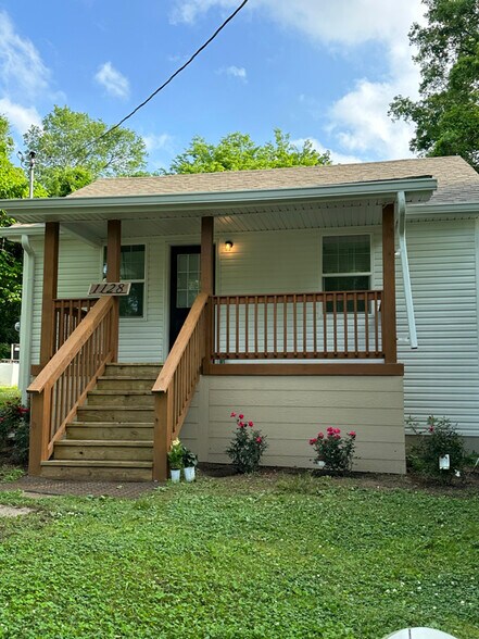 Building Photo - 1128 Commerce St