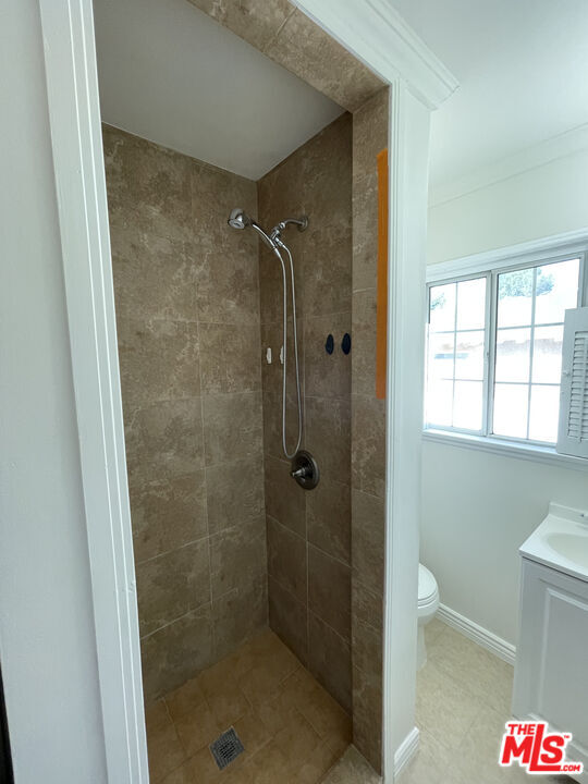 Building Photo - 10631 Tinker Ave